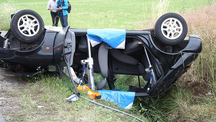 Schwerer Unfall bei Dondörflein  Foto: Richard Sänger