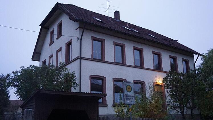 Die Alte Schule in Detter ist sanierungsbedürftig. Es soll ein  Gesamtkonzept erstellt werden. Foto: Marion Eckert