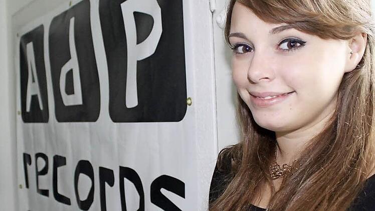 Das Büro von AdP Records und von Label-Managerin Tess Rochholz befindet sich in der Fischergasse in Kulmbach. Die 25-Jährige arbeitet aber viel von München aus. Foto: Jürgen Gärtner