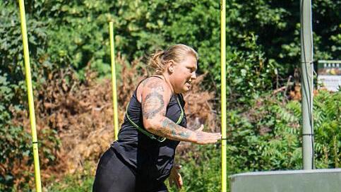 Tolle Leistung bei hochsommerlichen Temperaturen: Mit "Dogde" holte sich Sabrina Coufal (hier beim Slalom) den Titel im Vierkampf II.  Fotos: rn