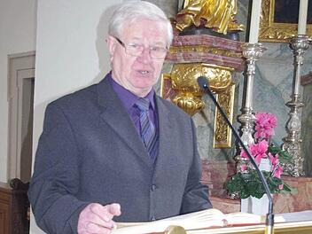 Lektor Hans Eidloth verkündet in der Pfarrkirche St. Ägidius Lahm das Wort Gottes.
