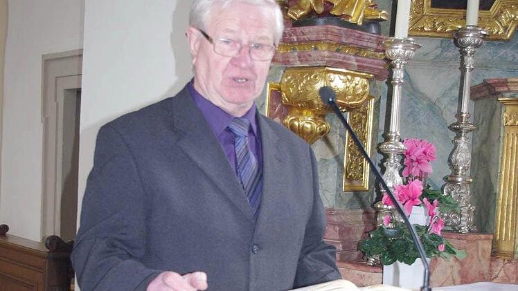 Lektor Hans Eidloth verkündet in der Pfarrkirche St. Ägidius Lahm das Wort Gottes.