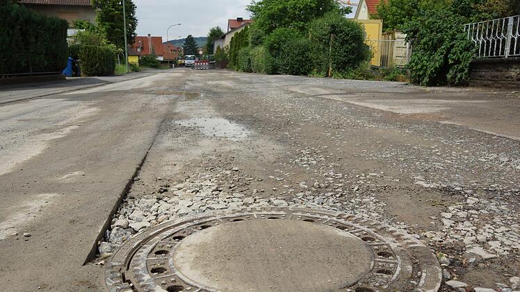 Die Kanalarbeiten im unteren Teil der Friedhofstraße sind fertig.Foto: Arkadius Guzy