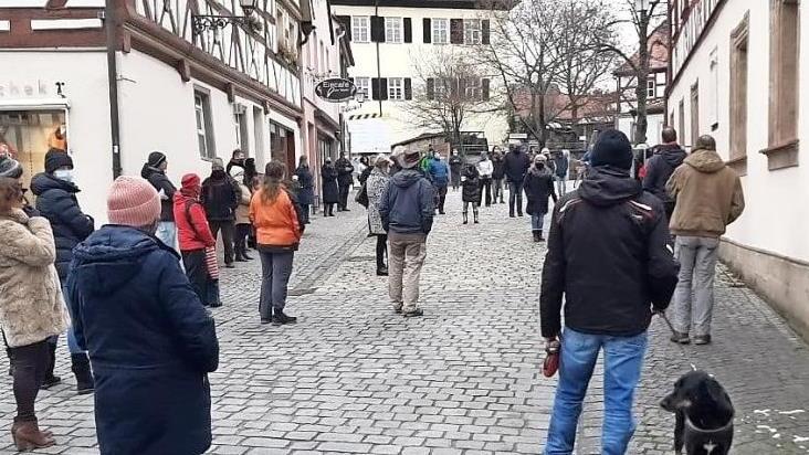 Am Samstag fand in Herzogenaurach eine Versammlung mit dem Thema "Gegen Spaltung und für Einigung der Gesellschaft" statt.