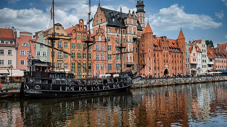 In Danzig besuchst du eine wunderschöne Altstadt und bist zudem nur einen Katzensprung von der Ostsee entfernt.