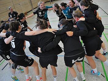 Nach der Schlusssirene brachen beim Herzogenauracher Meisterteam alle D&auml;mme. Fotos: Picturedreams