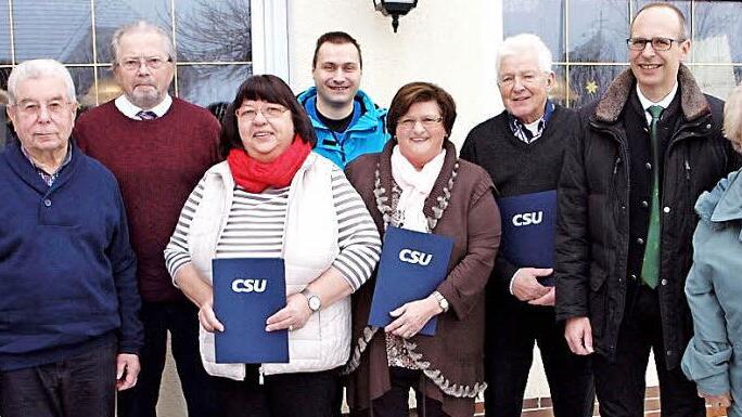 Ehrung langjähriger CSU-Mitglieder (von links): Zweite Bürgermeisterin Sabine Rießner, Erich Lang, Johann Dötzer, Rosa Adler, Ortsverbandsvorsitzender Ronald Kaiser, Isolde und Otto Küthe, Kreisvorsitzender Christian Meißner sowie Gunda Müller Foto: Alfred Thieret