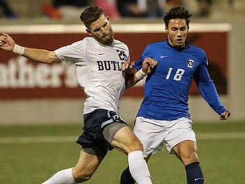 Ein Traum wird wahr: Der Oberschwarzacher Timo Pitter (rechts) wurde beim Super Draft der Major League Soccer vom FC Dallas ausgew&auml;hlt und bekommt einen Profivertrag.  Foto: Matt Ralph