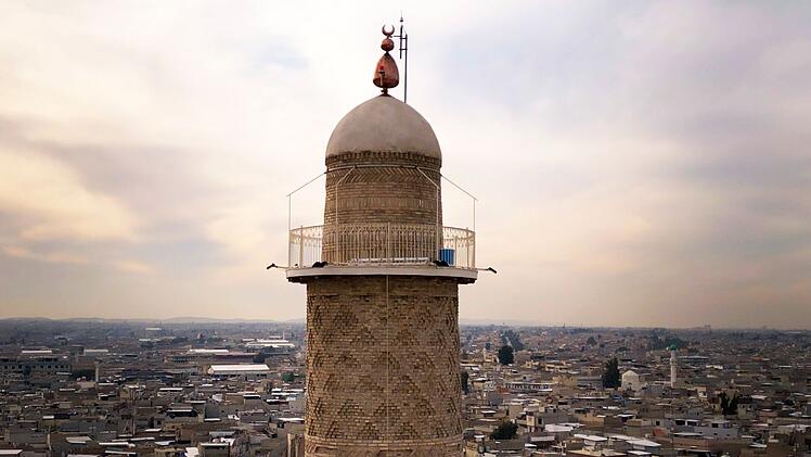 Das schiefe Al-Hadba-Minarett war dem IS ein Dorn im Auge. Von der Terrormiliz zerst&ouml;rt, wurde es in den vergangenen  Jahren vollst&auml;ndig restauriert.