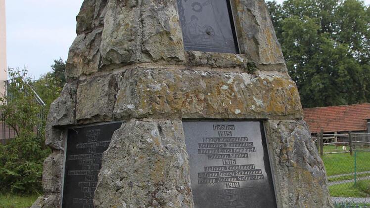 Kriegerdenkmal in Weißenbach Foto: Ulrike Müller