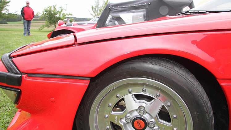 Der Talbot Matra Murena hat nur drei Sitze und ist flach wie eine Flunder. Foto: Sonja Adam