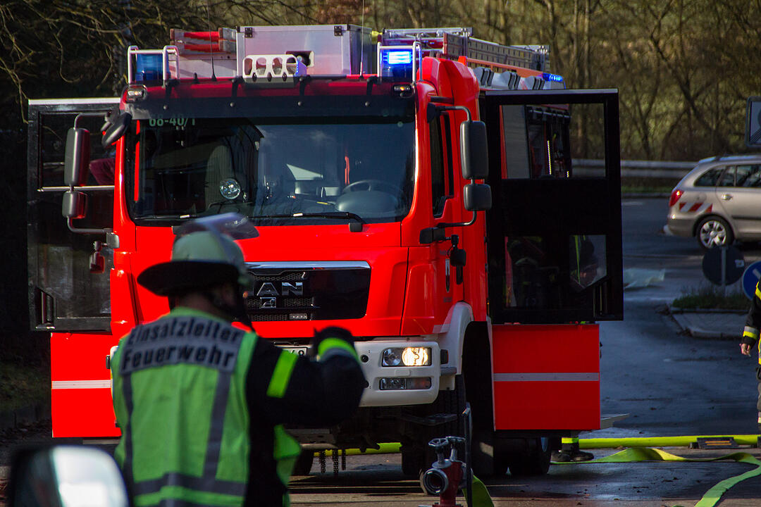 Gasaustritt im Kindergarten: Kompletter Ortskern von Zirndorf-Weiherhof gesperrt
