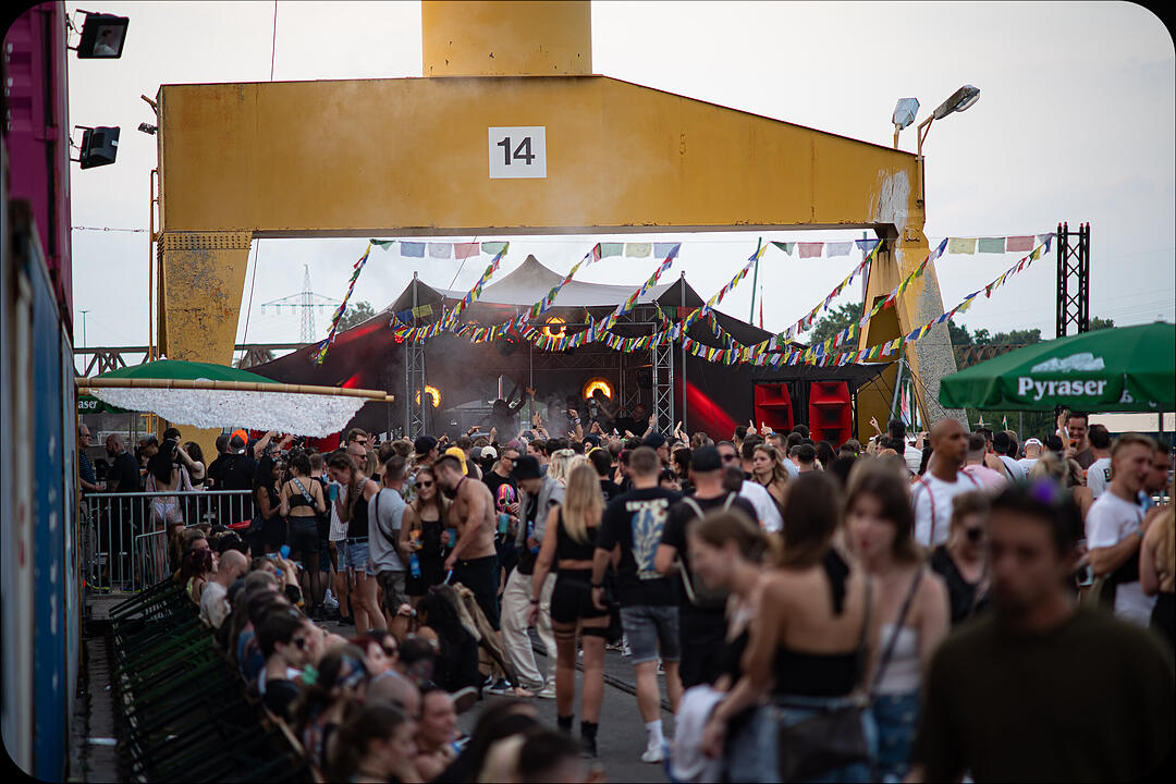 Techno, Trance und Hard Techno