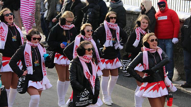 Faschingszug Schwärzelbach  Foto: Gerd Schaar