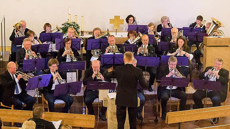 Der Posaunenchor St. Moriz gastierte in der Johanneskirche. Unter Leitung von Peter Stenglein erklangen Werke alter und neuer Meister. Foto: Albert Höchstädter