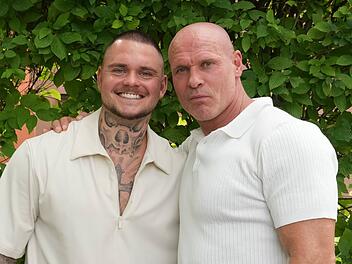 Nico Legat und Thorsten Legat Thorsten Legat (rechts) und sein Sohn Nico wollen bei "Prominent verwandt" um den Sieg kämpfen.