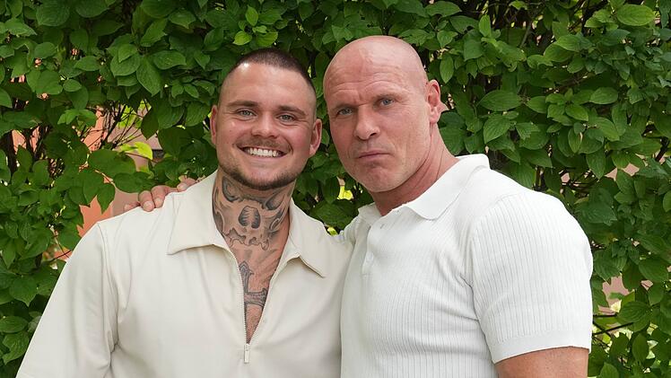Thorsten Legat (rechts) und sein Sohn Nico wollen bei "Prominent verwandt" um den Sieg kämpfen.