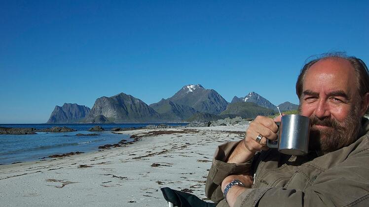 Michael Thiel ganz relaxt im Urlaub auf den Lofoten: Dort hielt sich der Hamburger Psychologe auch w&auml;hrend der WM 2006 auf - und doch hatte er dort, "mitten im norwegischen Nirgendwo", seine kleinen Public-Viewing-Momente.