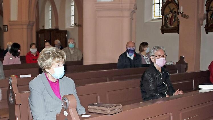 Abstand halten: Dieses Gebot gilt auch w&auml;hrend der Gottesdienste.