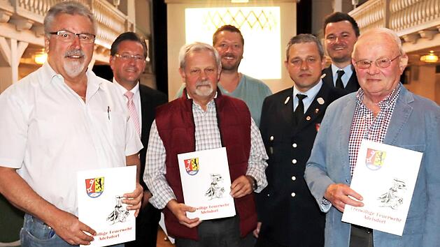 Im Bild v. l.: Manfred Schock, Karsten Fischkal, Dieter Weidmann, Bernd Hartwich, J&uuml;rgen H&ouml;rrlein, Thomas Lay und Josef Reuter  Foto: Johanna Blum