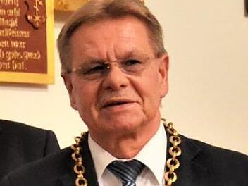 Kronach finanziell in ruhigere Fahrwasser zu f&uuml;hren und trotzdem gezielt zu investieren, waren eines die Ziele von Wolfgang Beiergr&ouml;&szlig;lein. Wenige Monate vor dem Ende seiner Amtsperiode als Stadtoberhaupt steht fest: Das ist ihm gelungen. Foto: Sandra Hackenberg