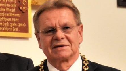 Kronach finanziell in ruhigere Fahrwasser zu f&uuml;hren und trotzdem gezielt zu investieren, waren eines die Ziele von Wolfgang Beiergr&ouml;&szlig;lein. Wenige Monate vor dem Ende seiner Amtsperiode als Stadtoberhaupt steht fest: Das ist ihm gelungen. Foto: Sandra Hackenberg