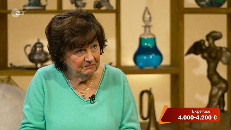 Die Verkäuferin wünschte sich 15.000 Euro. Die Expertin musste bremsen: "Mein Schätzpreis liegt hier bei circa 4.000 bis 4.200 Euro." Renate fragte ungläubig nach: "Für alle drei Teile?" Rezepa-Zabel bestätigte den Gesamtwert. Renate fehlten die Worte, sie verkaufte den Schmuck aber dennoch für 3.800 Euro.