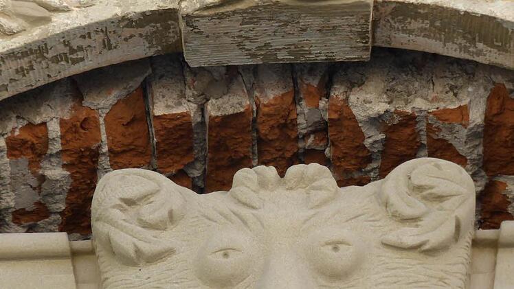 1731 - diese Jahreszeit trägt der schön sanierte Schlussstein.