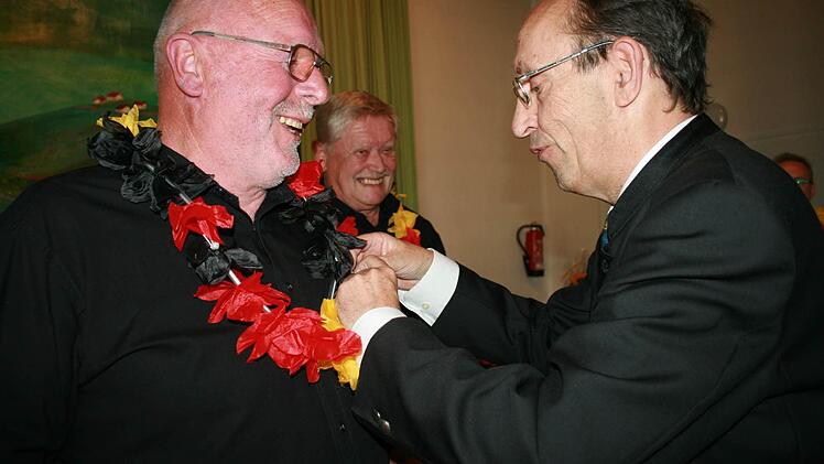 Otto Kirchner (v.l.), Norbert Grom, Siegfried Gottwald (Vorsitzender Sängergruppe Bad Kissingen)