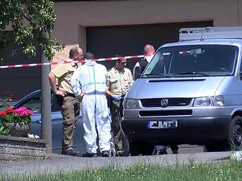 Am Freitagmorgen (10.07.2015) wurden zwei Menschen in Tiefenthal (Landkreis Ansbach) aus einem fahrenden Auto heraus erschossen. Foto: News5 / Fricke