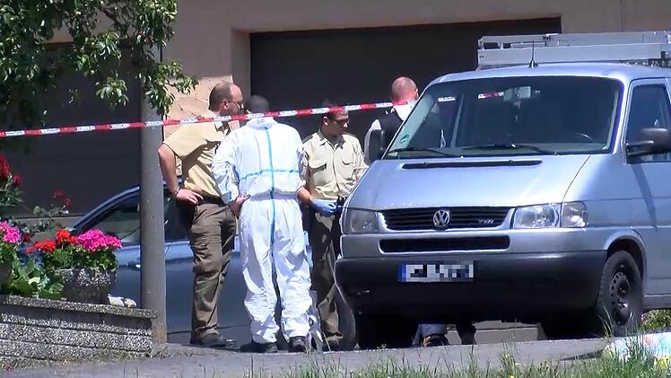 Am Freitagmorgen (10.07.2015) wurden zwei Menschen in Tiefenthal (Landkreis Ansbach) aus einem fahrenden Auto heraus erschossen. Foto: News5 / Fricke