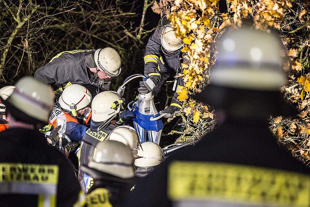 Haßfurt: Fahrer nach Unfall auf der A70 stundenlang eingeklemmt