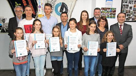 Sportliche Erfolge waren der Anlass für die Auszeichnung dieser Mitglieder.  Fotos: Desombre