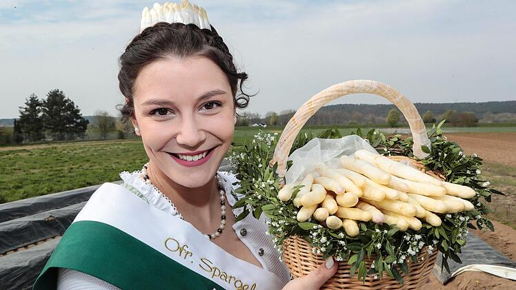 Bei der Eröffnung der Spargelsaison in HirschaidFoto: Matthias Hoch