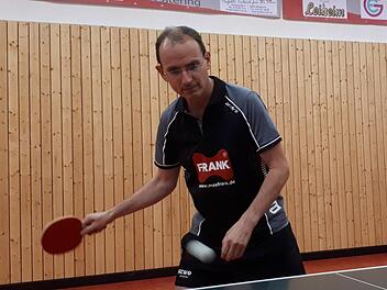 Beim 8:8 des TSV Windheim II gegen die SG Regnitzlosau blieb Jörg Fehn in seinen zwei Einzeln und im Doppel mit Michael Neubauer unbezwungen.  Foto: Hans Franz