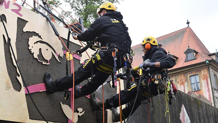 Die Untere Br&uuml;cke im Zeichen von "Reverse Graffiti". Ronald Rinklef