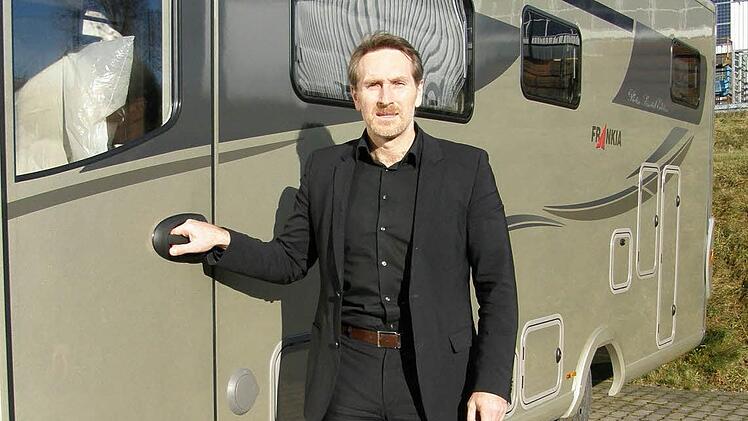 Seit zehn Monaten lenkt Generalmanager Bernd Rupprecht die Geschicke der Firma Frankia in Marktschorgast. Er blickt zuversichtlich in die Zukunft. Foto: Bruno Prei&szlig;inger