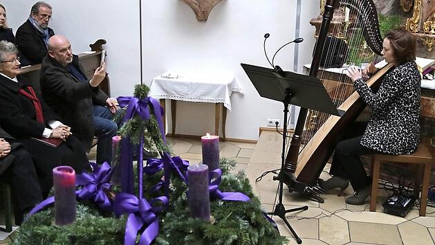 Johanna Scherl entlockte der Harfe engelsgleiche T&ouml;ne. Foto: gal