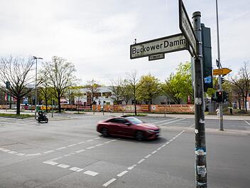 Auto erfasst M&auml;dchen auf E-Scooter &ndash; 14-J&auml;hrige stirbt