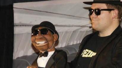 Und nochmal eine lässige Nummer als Blues Brothers.