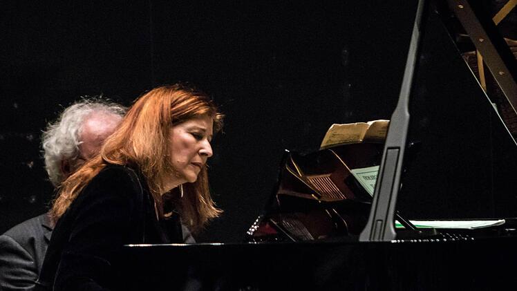 Die Pianistin Monica Gutman gastierte auf Einladung der "Gesellschaft der Musikfreunde" in Coburg. Foto: Jochen Berger