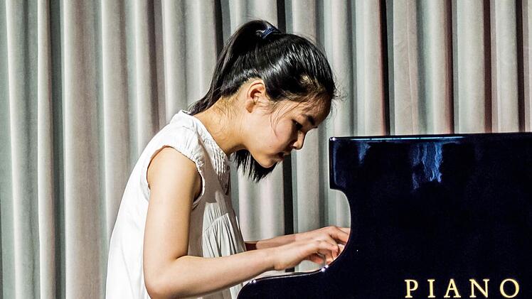 You Wei Liu bei ihrem Soloabend in Coburg Foto: Jochen Berger