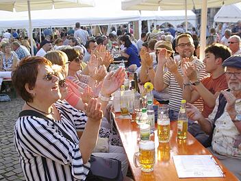 Vier Tage Fest-Atmosphäre, Musik, Fröhlichkeit und Labsal in flüssiger und in fester Form erwarten die Besucher des 56. Weinfest in der Saalestadt, das der FC Hammelburg ausrichtet.