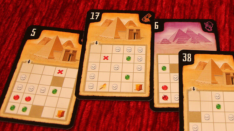 Spiele-Test Silver & Gold Pyramids - Draw & Write-Schatzsuche - NSV-Herbstneuheit 2023