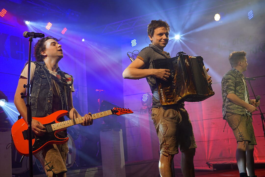 Backstage bei den Dorfrockern beim Eichenbühler Hoffest
