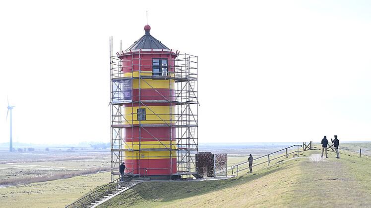 Pilsumer Leuchtturm bekommt Neuanstrich