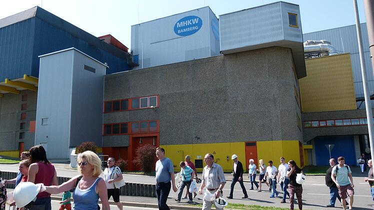 Viele Besucher nutzten die Gelegenheit, an einer Führung durch dasMüllheizkraftwerk teilzunehmen. Fotos: Marion Krüger-Hundrup