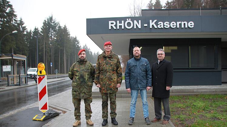 Christoph Peschel, Oberstleutnant Roman Jähnel, Detlef Strauss (Objektmanager Wildflecken) und Regierungsoberamtsrat Gerhard Gremminger.