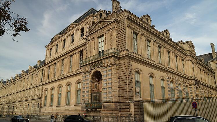 An dieser Stra&szlig;enecke verschafften sich die R&auml;uber samt LKW mit M&ouml;belaufzug Zugang zur Apollo-Gallerie.