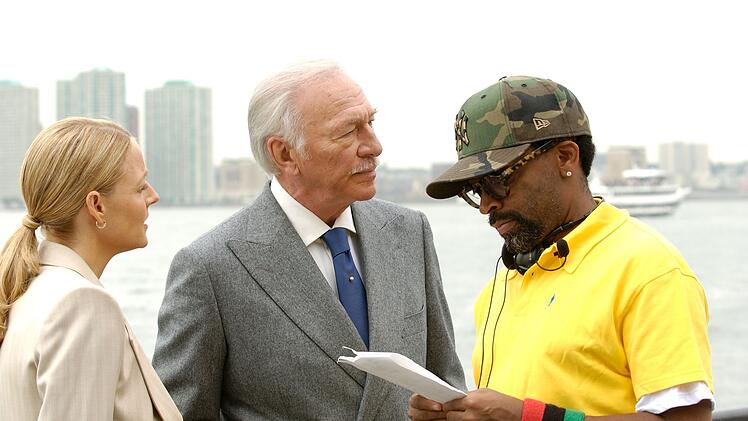 Den Thriller "Inside Man" drehte Christopher Plummer (Mitte) 2005 zusammen mit Schauspielkollegin Jodie Foster und Regisseur Spike Lee.